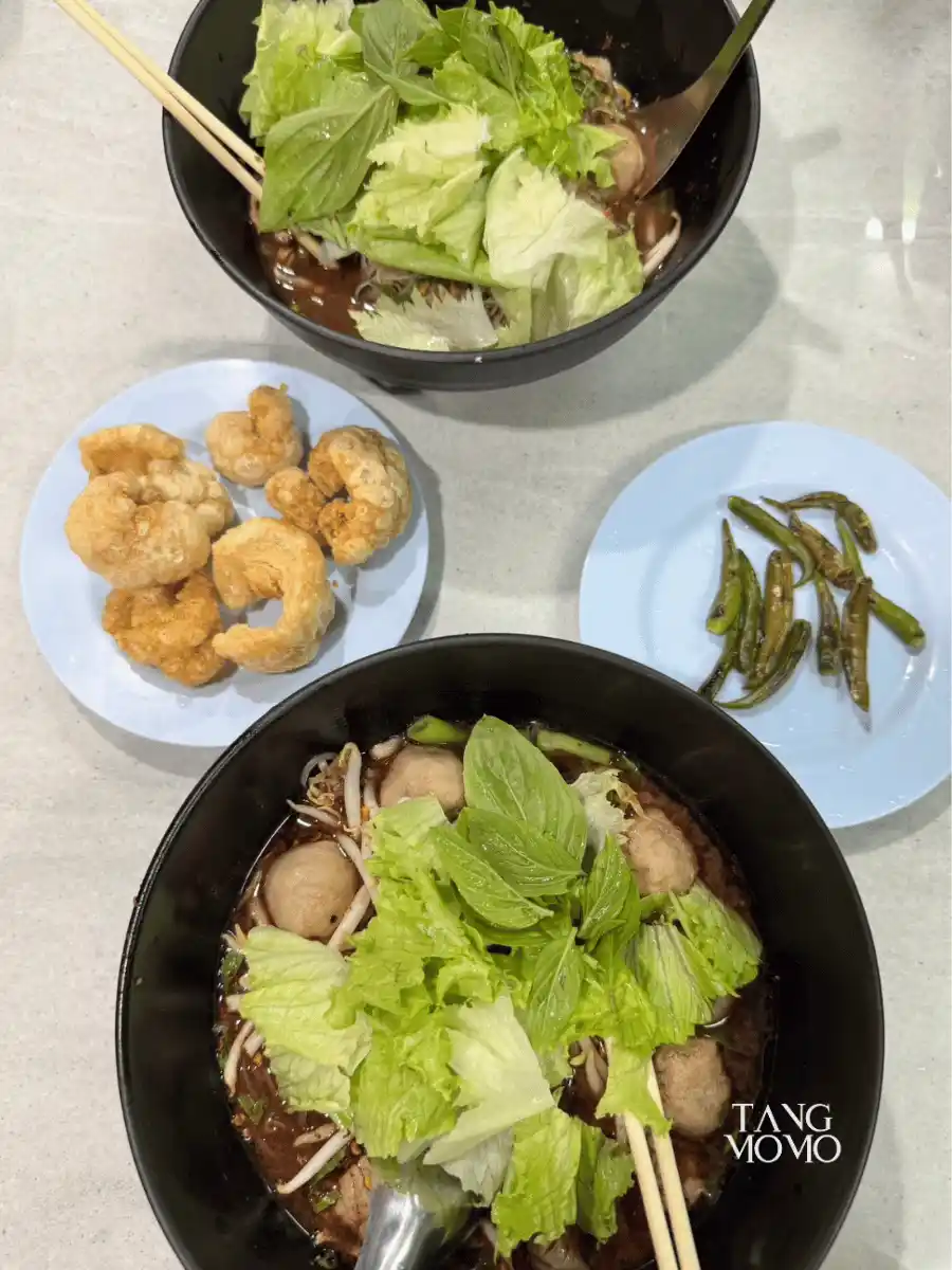 ร้านก๋วยเตี๋ยวเนื้อโกเด้น หน้าเมกาโฮม